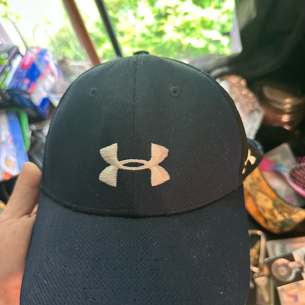 Under armor hat size large